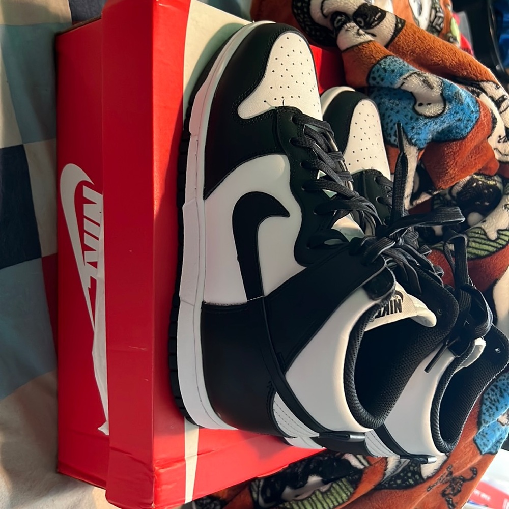Nike dunk hi retro black and white. Size 8.5 men’s excellent condition.